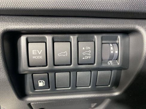 Used 2025 Subaru Forester Limited AWD/4WD image 29