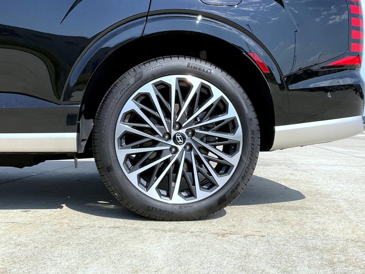Certified 2026 Hyundai Palisade Calligraphy AWD/4WD image 25