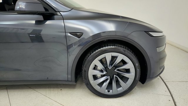 Used 2026 Tesla Model Y AWD image 21