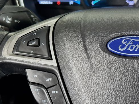 Used 2020 Ford Fusion SE FWD image 13