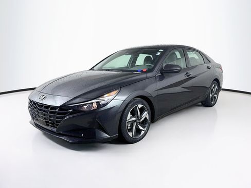 Used 2023 Hyundai Elantra SEL w/ Convenience Package FWD image 4