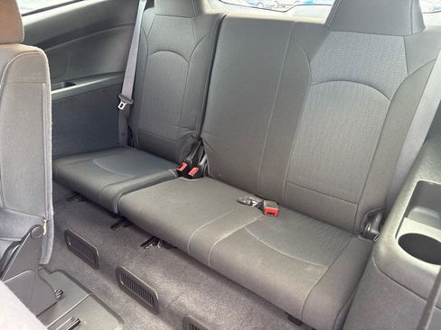Used 2017 Chevrolet Traverse LT image 23