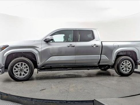 Used 2024 Toyota Tacoma SR5 image 3