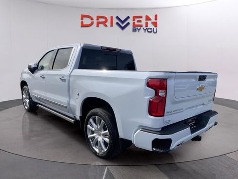 New 2026 Chevrolet Silverado 1500 High Country image 3
