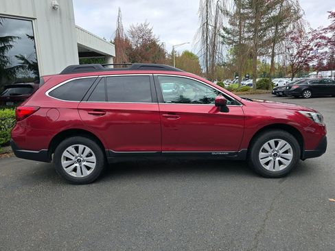 Used 2018 Subaru Outback 2.5i Premium AWD/4WD image 3
