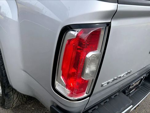 Used 2018 GMC Canyon SLT w/ Driver Alert Package image 29