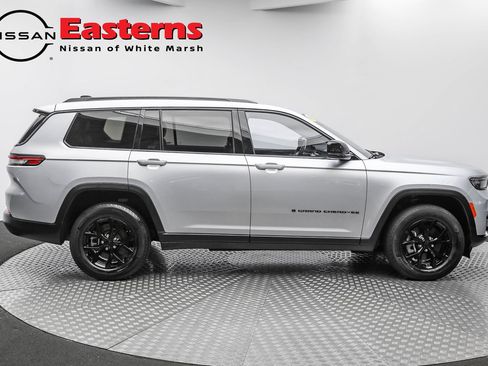 Used 2024 Jeep Grand Cherokee L Laredo image 4