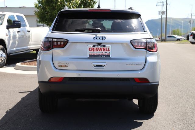Used 2025 Jeep Compass Limited AWD/4WD image 5