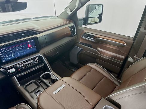 Used 2024 GMC Sierra 3500 Denali w/ Denali Reserve Package image 25