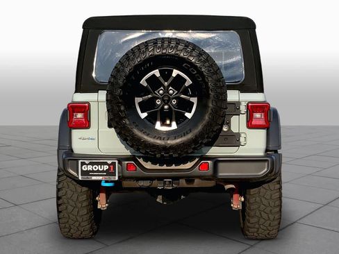 Used 2024 Jeep Wrangler Unlimited Rubicon 4xe w/ Convenience Group AWD/4WD image 5