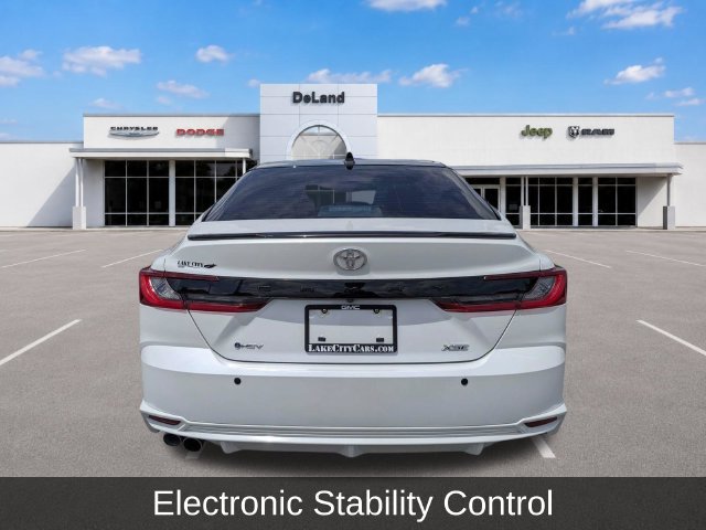 Used 2025 Toyota Camry XSE FWD image 5