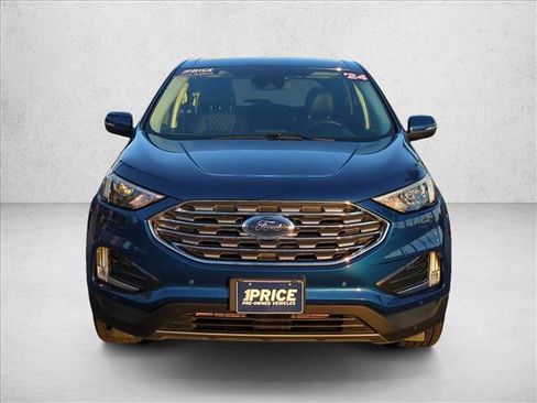 Used 2023 Ford Edge Titanium image 2