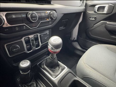 Used 2025 Jeep Wrangler Unlimited Sport AWD/4WD image 42