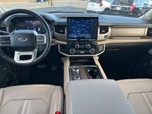 Used 2024 Ford Expedition Limited image 40