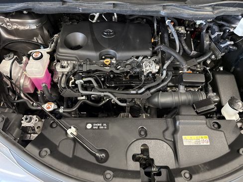 Used 2023 Toyota Sienna LE FWD image 16