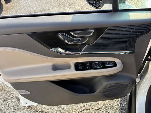 Certified 2022 Lincoln Corsair AWD w/ Premium Package image 11