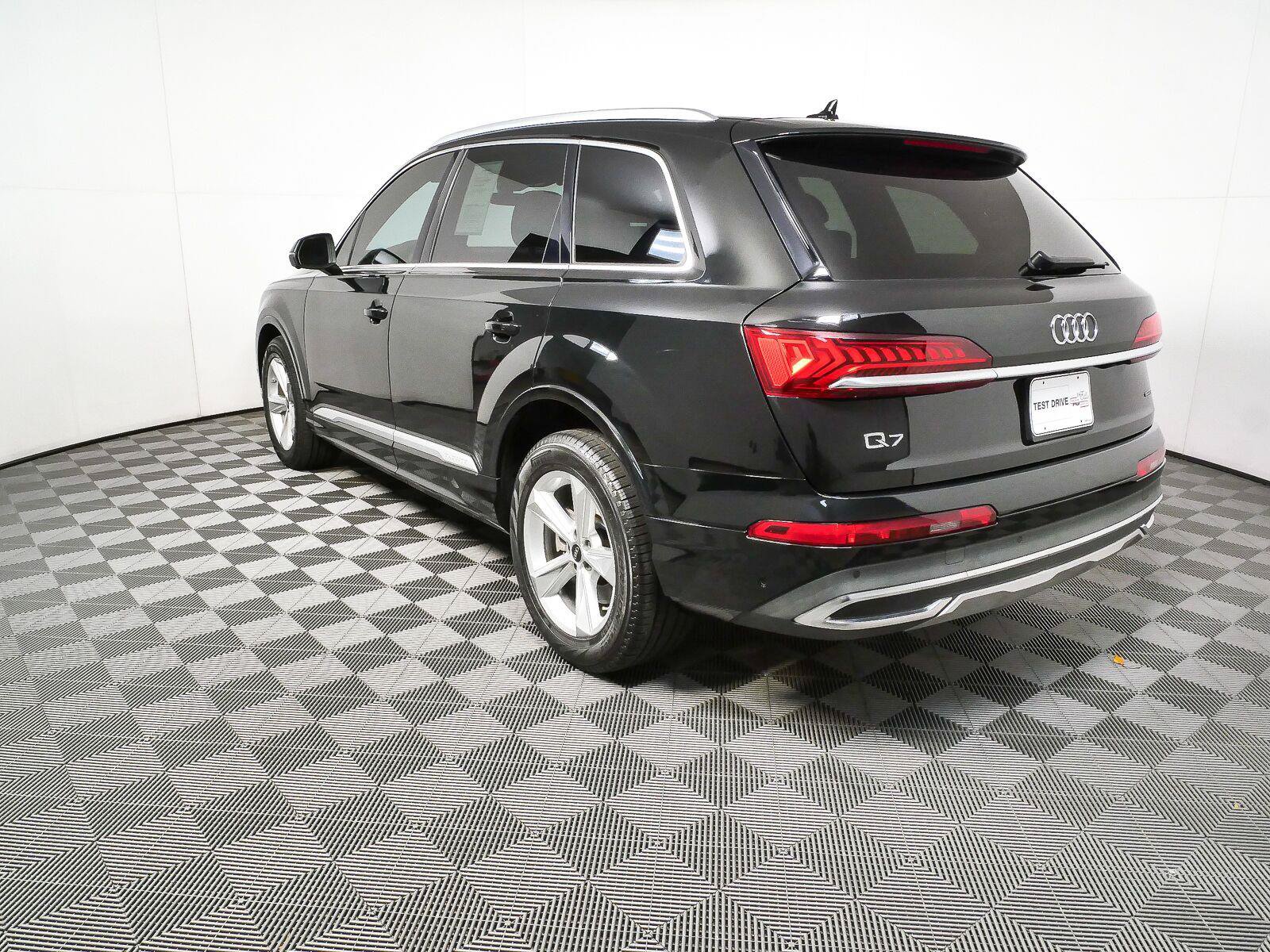 Used 2023 Audi Q7 2.0T Premium Plus w/ Premium Plus Package AWD/4WD image 31