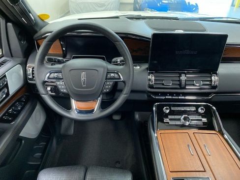 New 2024 Lincoln Navigator Black Label AWD/4WD image 12