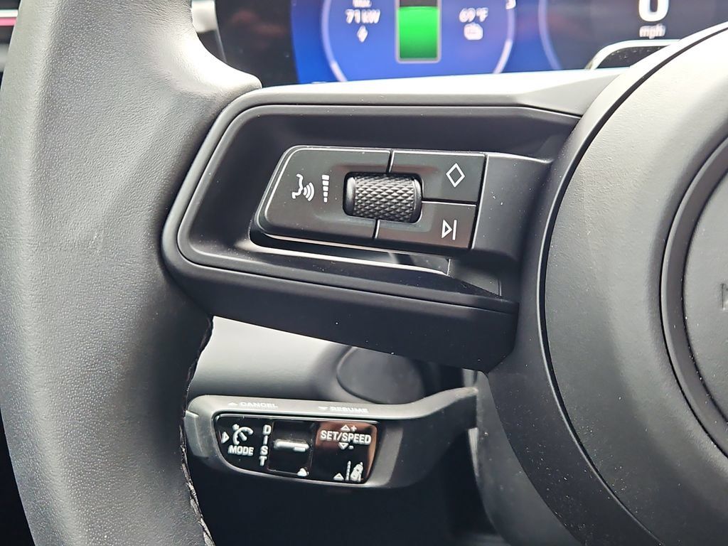 Certified 2026 Porsche Macan 4 Electric AWD/4WD image 30