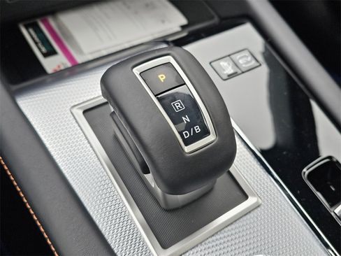 New 2025 Mitsubishi Outlander SEL image 14