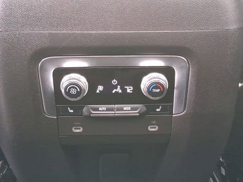 Used 2024 GMC Yukon SLT w/ SLT Premium Package AWD/4WD image 22