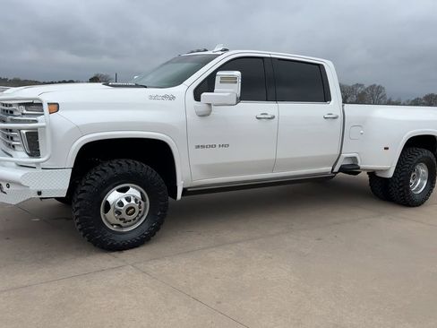Used 2023 Chevrolet Silverado 3500 High Country image 5