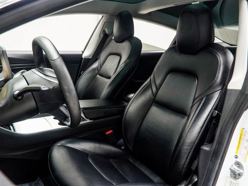 Used 2019 Tesla Model 3 Standard Range image 29