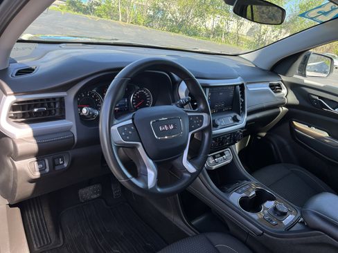 Used 2023 GMC Acadia SLE AWD/4WD image 17