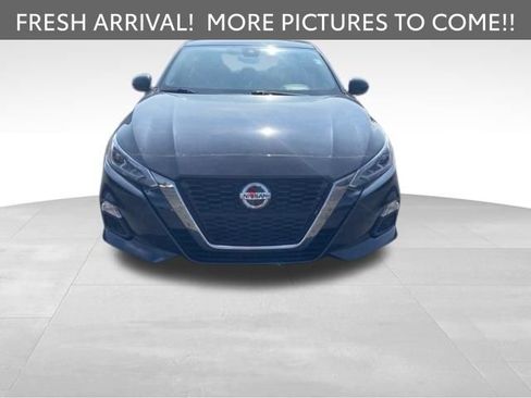 Used 2021 Nissan Altima 2.5 SR w/ SR Premium Package FWD image 2