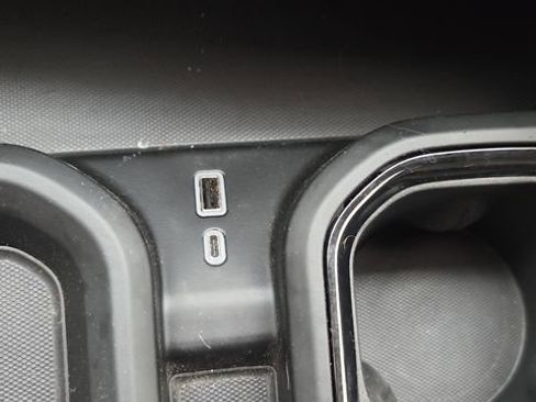 Used 2025 GMC Sierra 2500 AT4 w/ Technology Package image 40