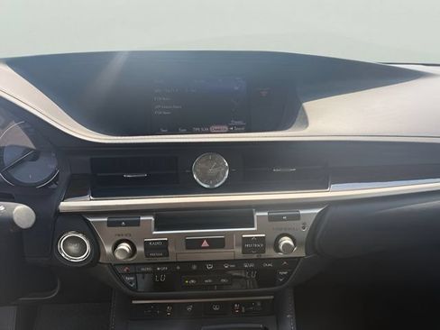 Used 2017 Lexus ES 350 w/ Luxury Package FWD image 16