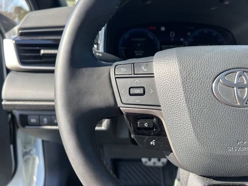 Used 2025 Toyota Camry XSE image 18