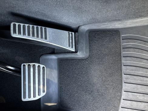 Used 2022 Volvo XC90 T8 R-Design w/ Advanced Package image 17