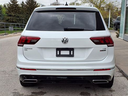 Used 2018 Volkswagen Tiguan SEL w/ R-Line Package AWD/4WD image 4