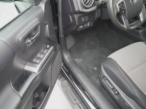 Certified 2023 Toyota Tacoma TRD Off-Road image 9