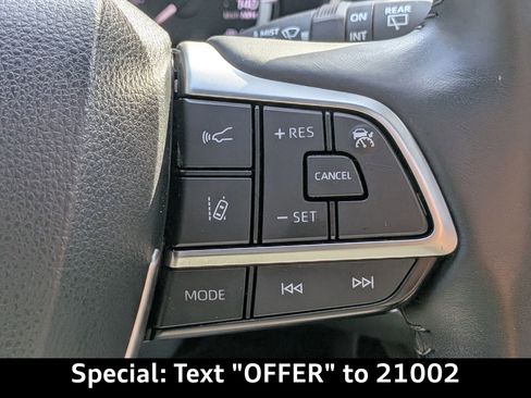 Used 2023 Toyota Highlander XSE image 29