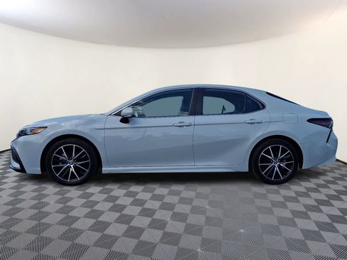 Used 2023 Toyota Camry SE FWD image 10