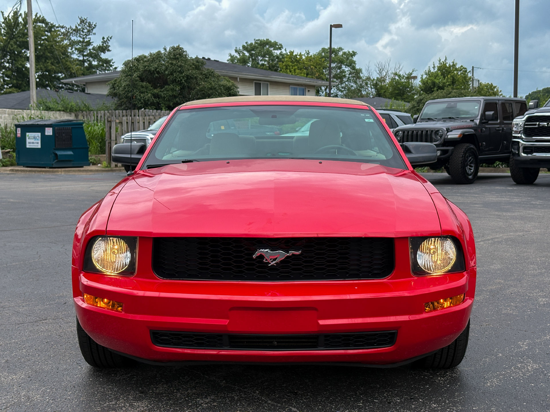 Used 2009 Ford Mustang Convertible RWD image 4