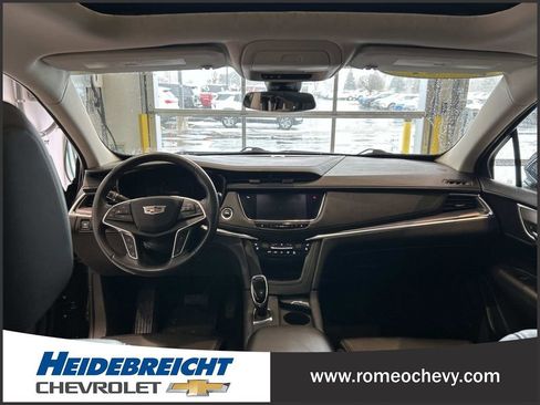 Certified 2017 Cadillac XT5 Premium Luxury image 17