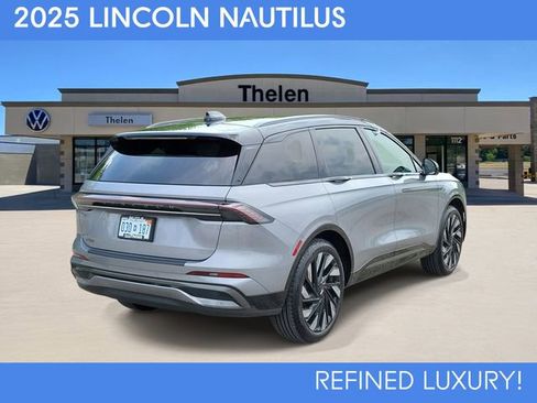 Used 2025 Lincoln Nautilus Reserve AWD/4WD image 4