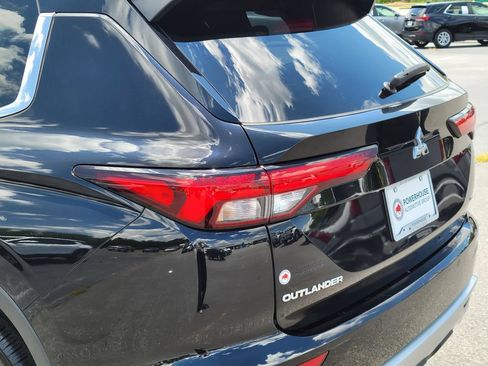 Used 2024 Mitsubishi Outlander SE FWD image 12