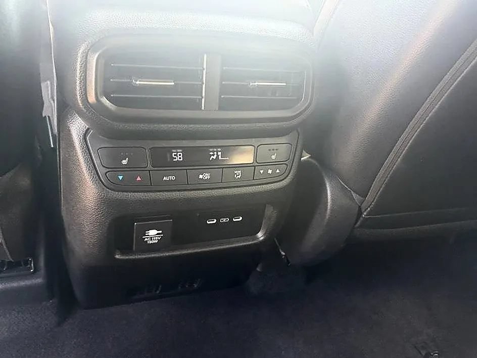 Used 2025 Honda Pilot Elite image 29