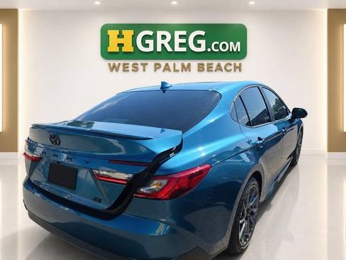 Used 2025 Toyota Camry SE FWD image 6