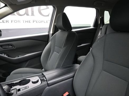 Used 2024 Nissan Rogue S AWD/4WD image 11