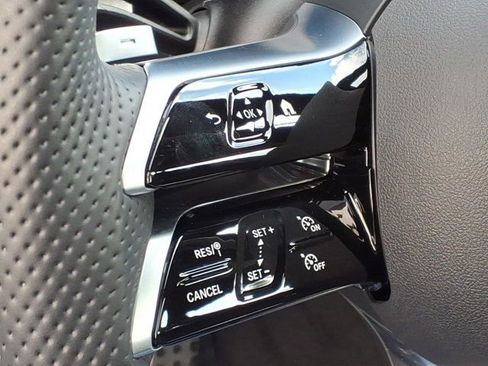 Used 2024 Mercedes-Benz GLC 300 4MATIC w/ AMG Line image 9