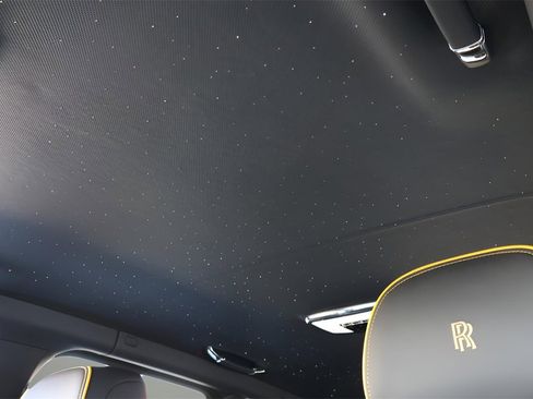 Used 2023 Rolls-Royce Cullinan Black Badge w/ Leather Finishing Pack image 29