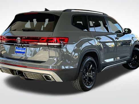 New 2026 Volkswagen Atlas Peak Edition image 10