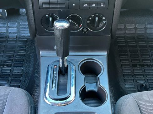 Used 2010 Ford Explorer Sport Trac XLT image 29