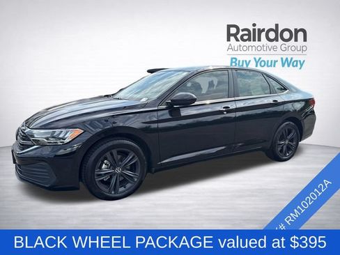 Used 2024 Volkswagen Jetta SE w/ Panoramic Sunroof Package FWD image 3