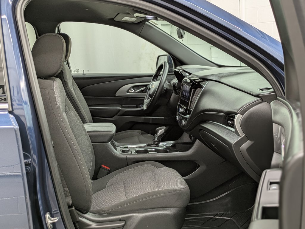 Used 2023 Chevrolet Traverse LT w/ LPO, Floor Liner Package AWD/4WD image 17